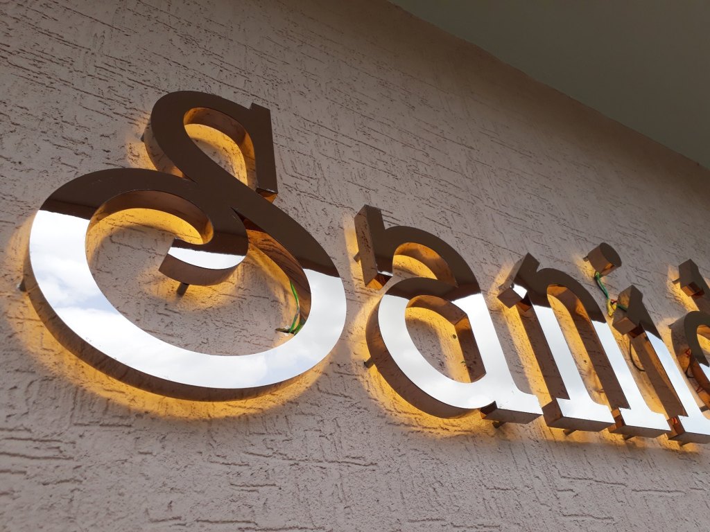 Tips Memilih Jasa Huruf Timbul di Jakarta untuk Branding yang Sukses